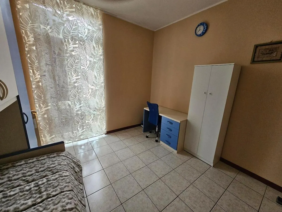 Luciano Apartment Gallarate 0*,