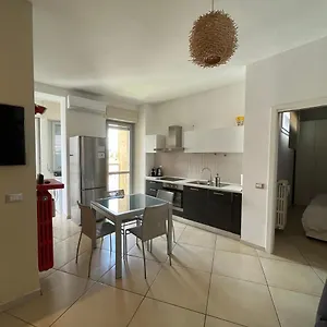 Bilocale In Centro - 10km Da Malpensa Gallarate